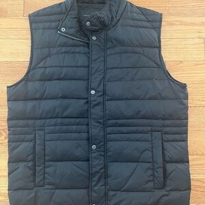 Andrew Marc: Black Puffer Vest with Quilted Design and Full-Length Zipper